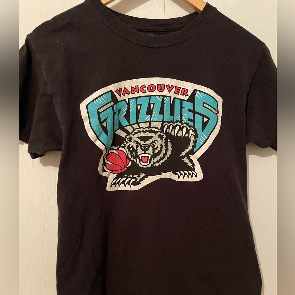 Womens ‘47 brand Vancouver Grizzles Basketball T-shirt Short Sleeve Size Small